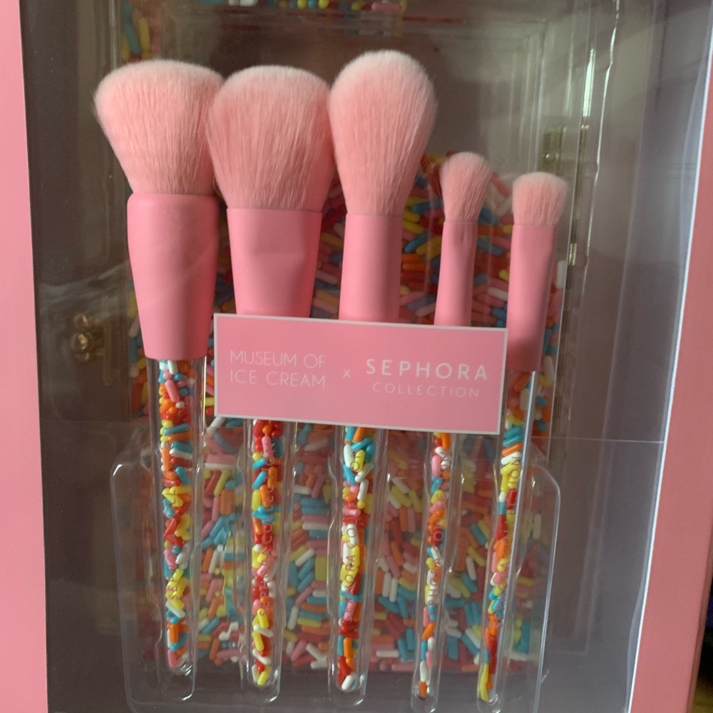 SOLD!!! NIB Museum Of Ice Cream Sephora Collection